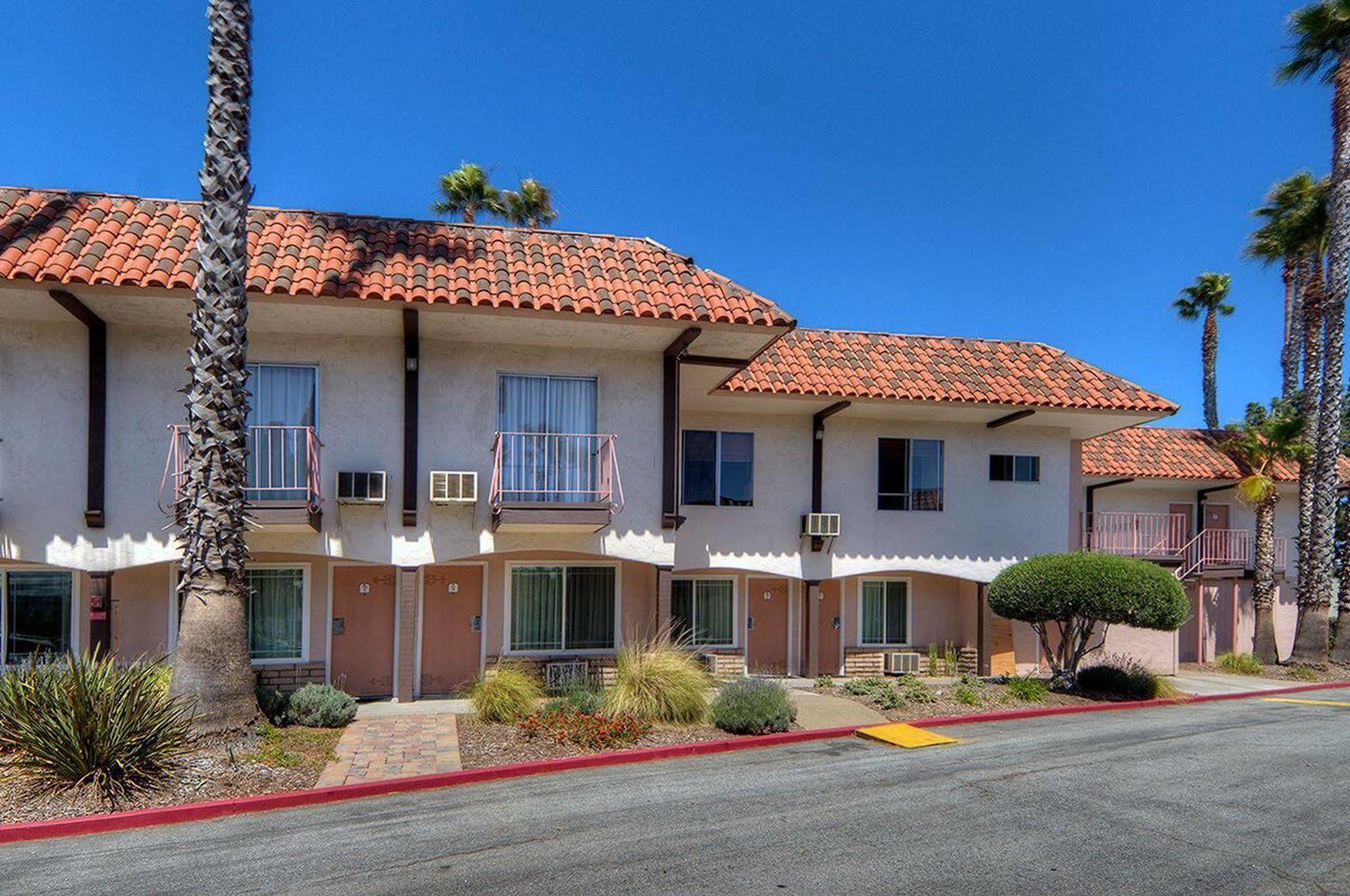Los Prados Hotel San Mateo Exterior photo